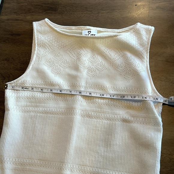 Jalate Elegant White Sleeveless Dress - Picture 7 of 9